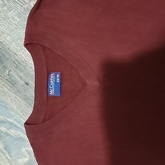 Gently Loved women's v-neck sweater size XS made by McCarthy red-purple color - Picture 4 of 8